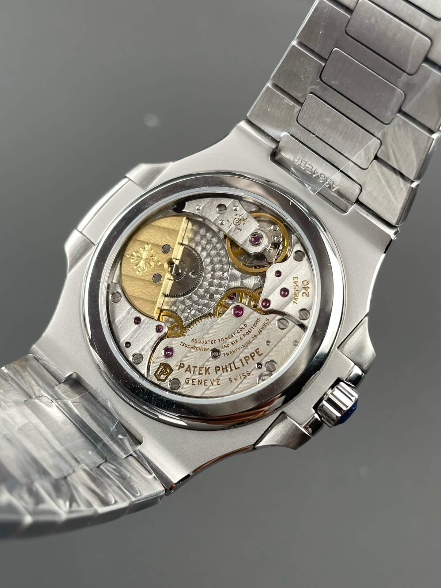 Patek Philippe Replica Nautilus Super Clone Watch 5712/1A-001 Patek Philippe Replica Nautilus Super Clone Watch 5712/1A-001