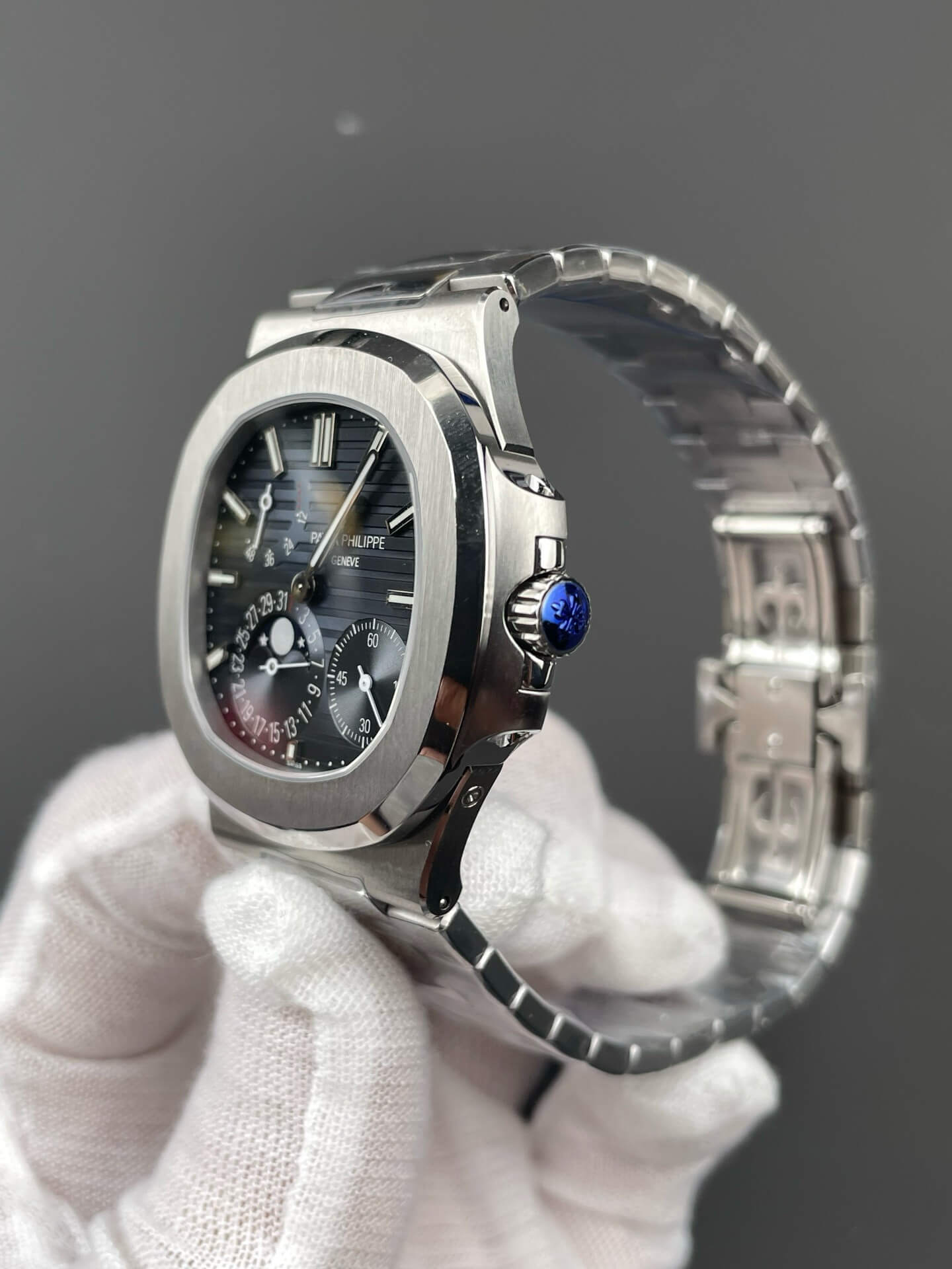 Patek Philippe Replica Nautilus Super Clone Watch 5712/1A-001 Patek Philippe Replica Nautilus Super Clone Watch 5712/1A-001
