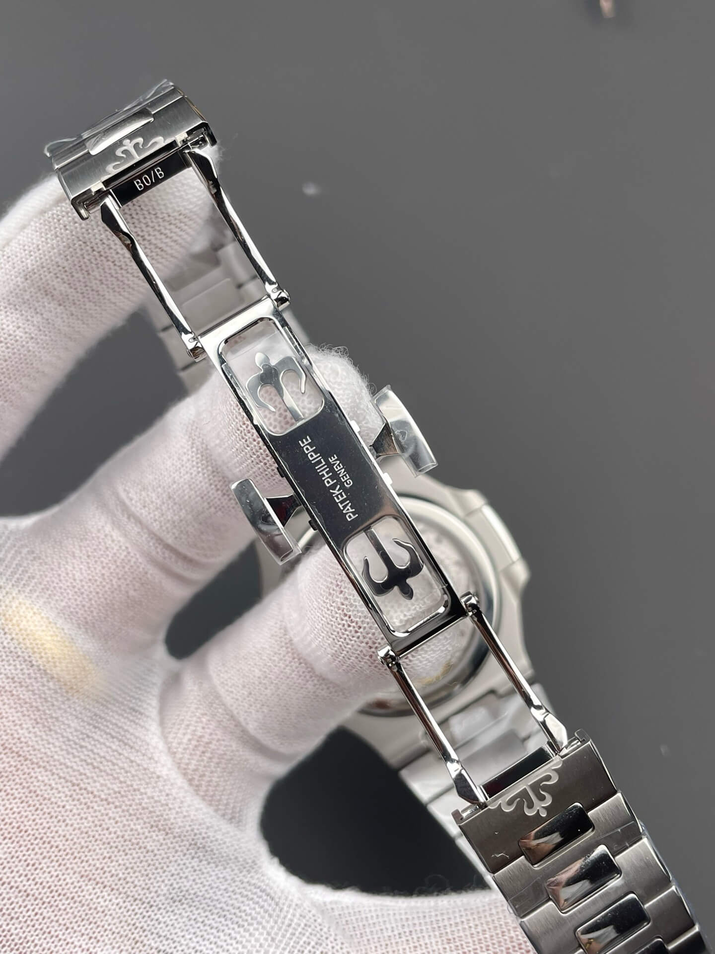 Patek Philippe Replica Nautilus Super Clone Watch 5712/1A-001 Patek Philippe Replica Nautilus Super Clone Watch 5712/1A-001