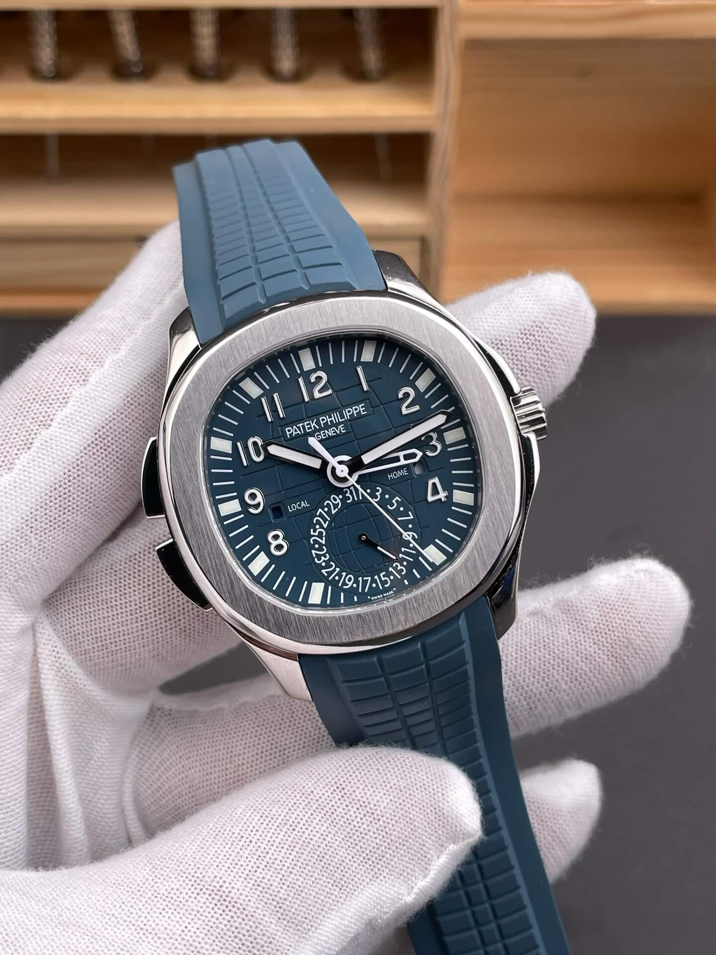 Patek Philippe Replica Aquanaut Super Clone Watch 5164G-001