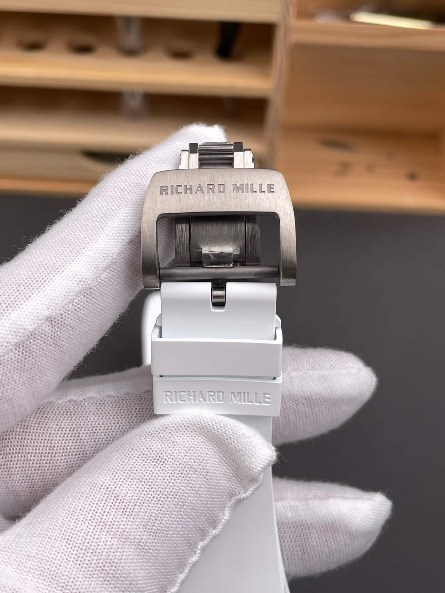 Richard Mille Replica RM 61-01 Yohan Blake Super Clone Watch White Ceramic Rubber Yellow Crown Richard Mille Replica RM 61-01 Yohan Blake Super Clone Watch White Ceramic Rubber Yellow Crown