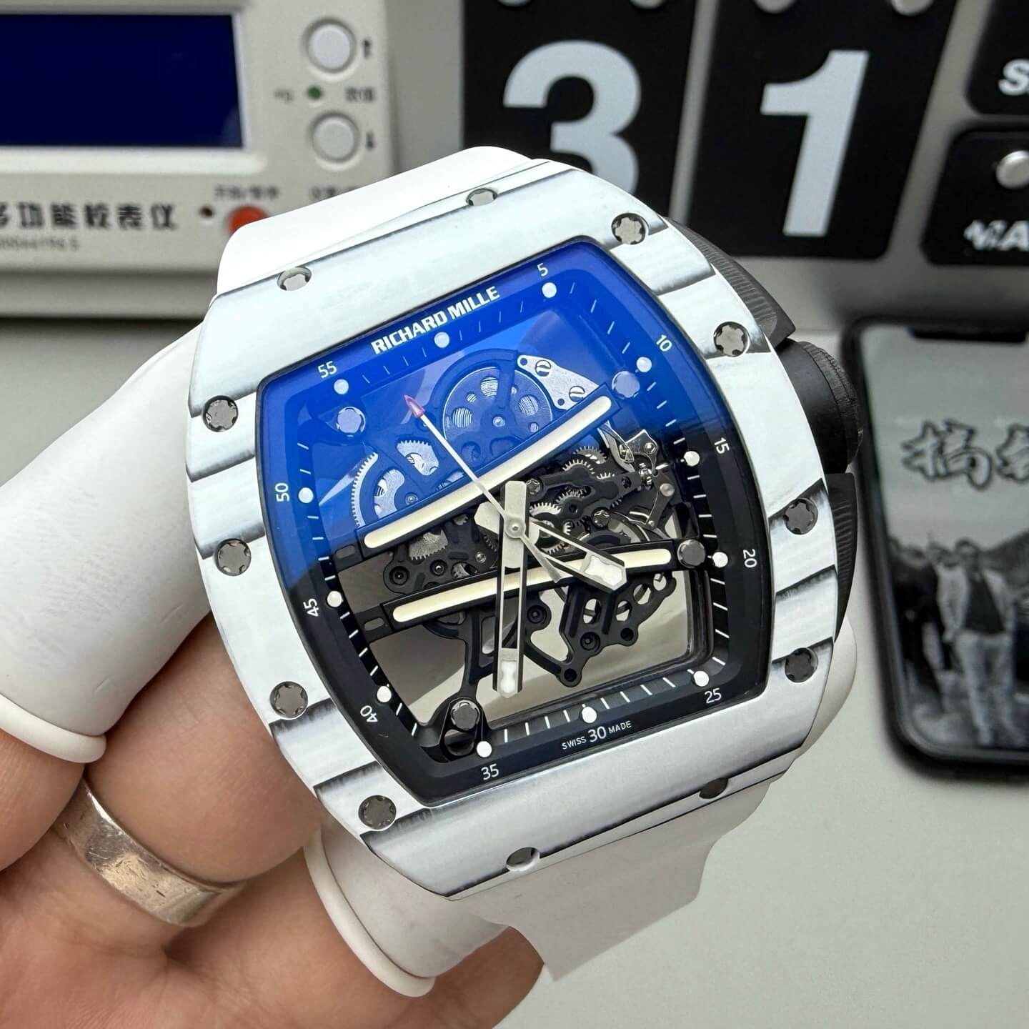 Richard Mille Replica RM 61-01 Yohan Blake Super Clone Watch White Carbon Black Crown