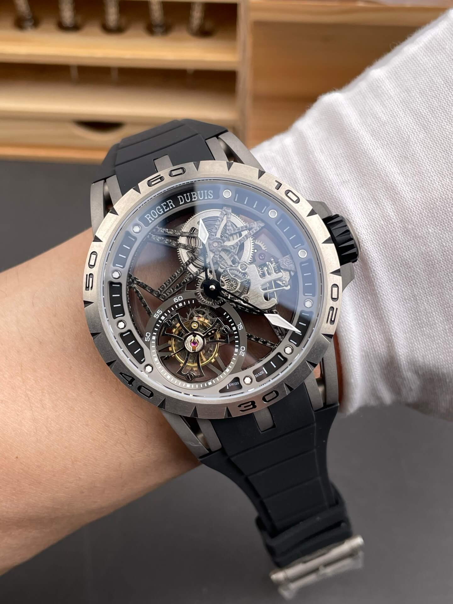 Roger Dubuis Replica Excalibur Spider Titanium Black Super Clone Watch RDDBEX0479