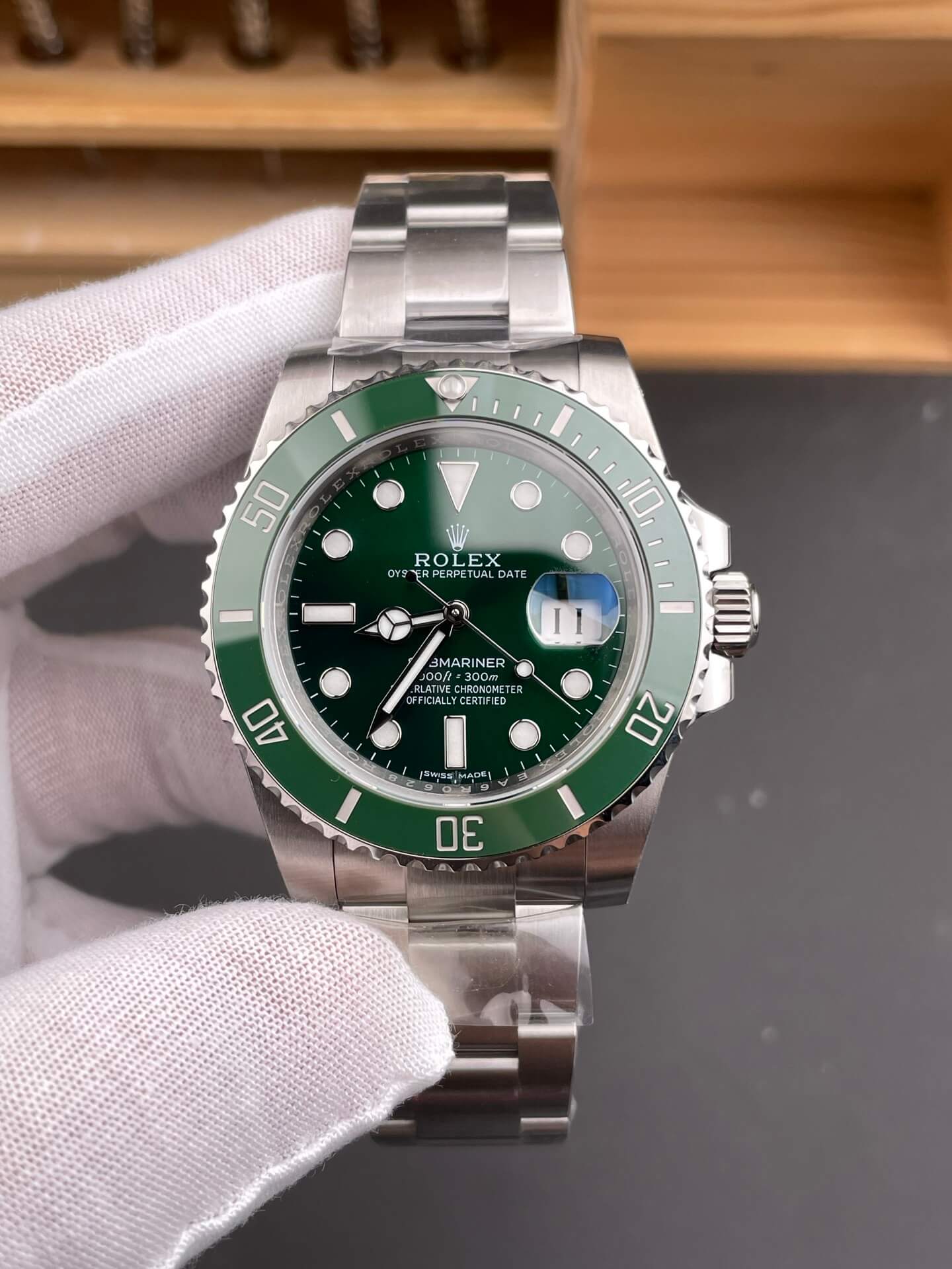 Rolex Replica Submariner Date High Quality Watch 116610LV-0002