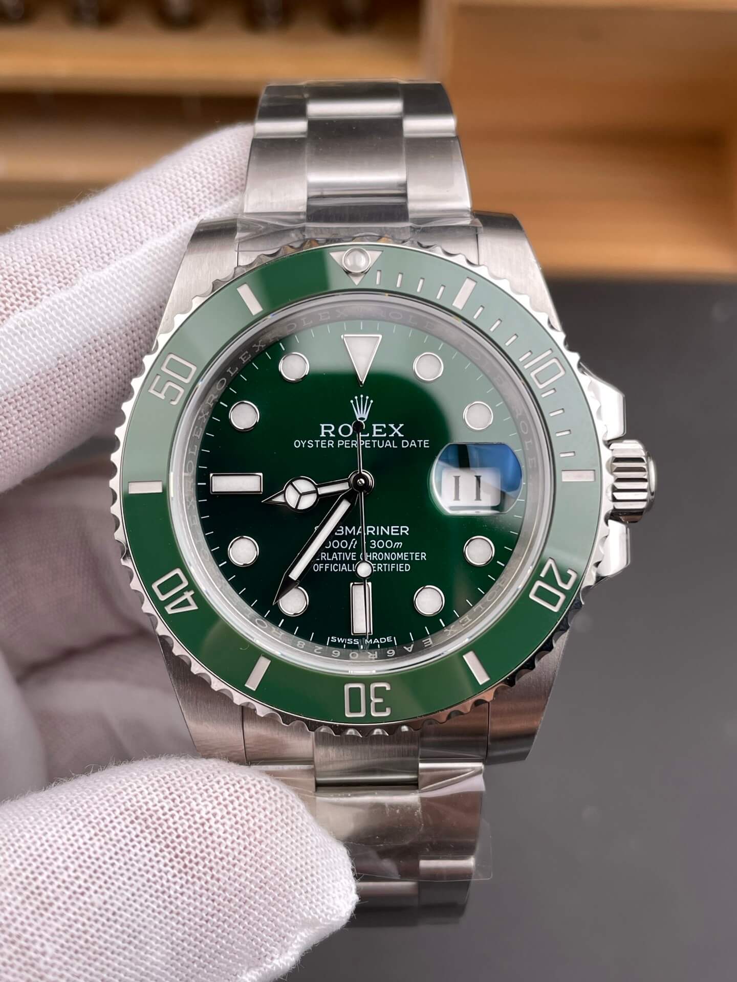 Rolex Replica Submariner Date High Quality Watch 116610LV-0002