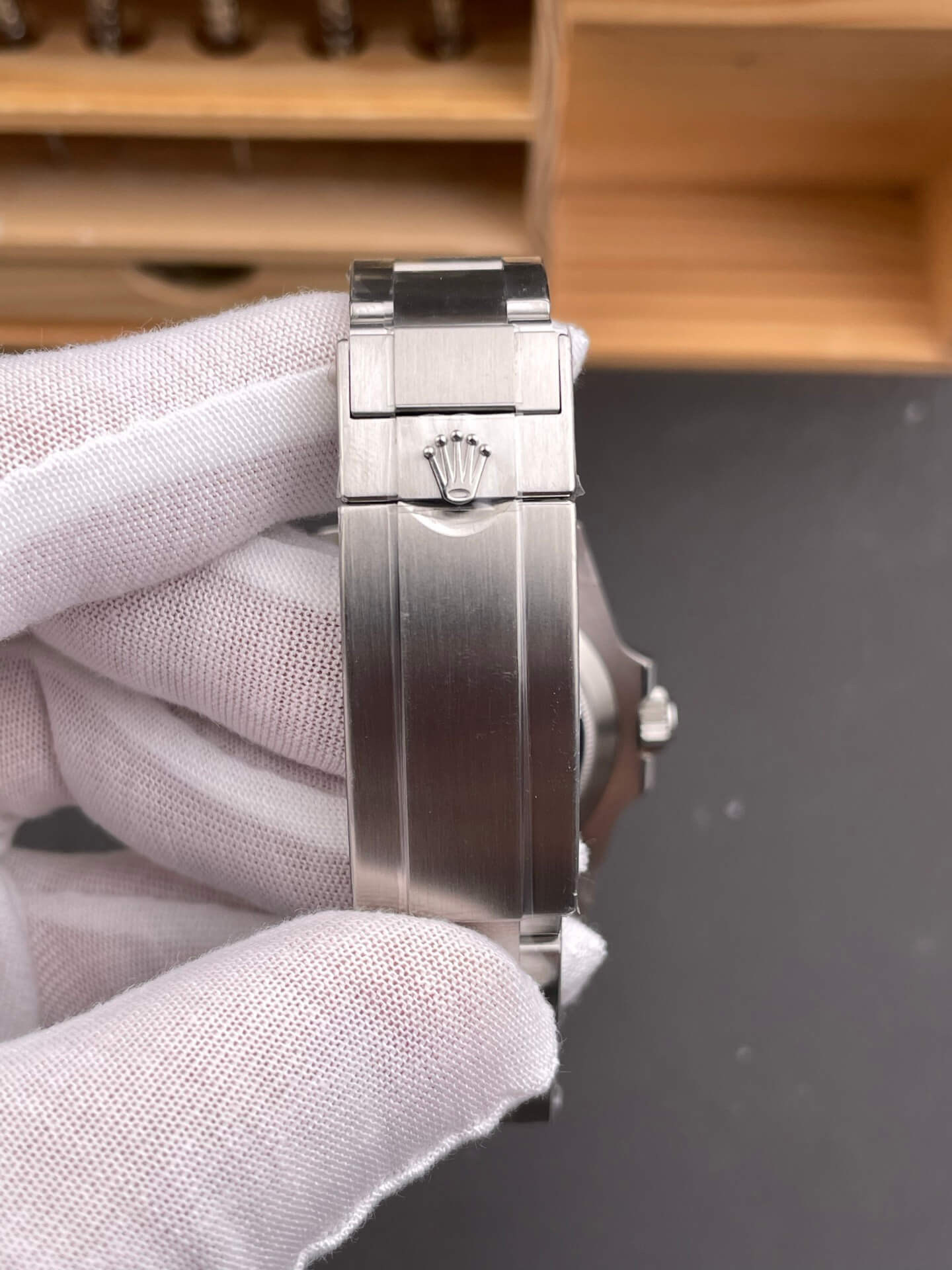 Rolex Replica Submariner Date High Quality Watch 116610LV-0002
