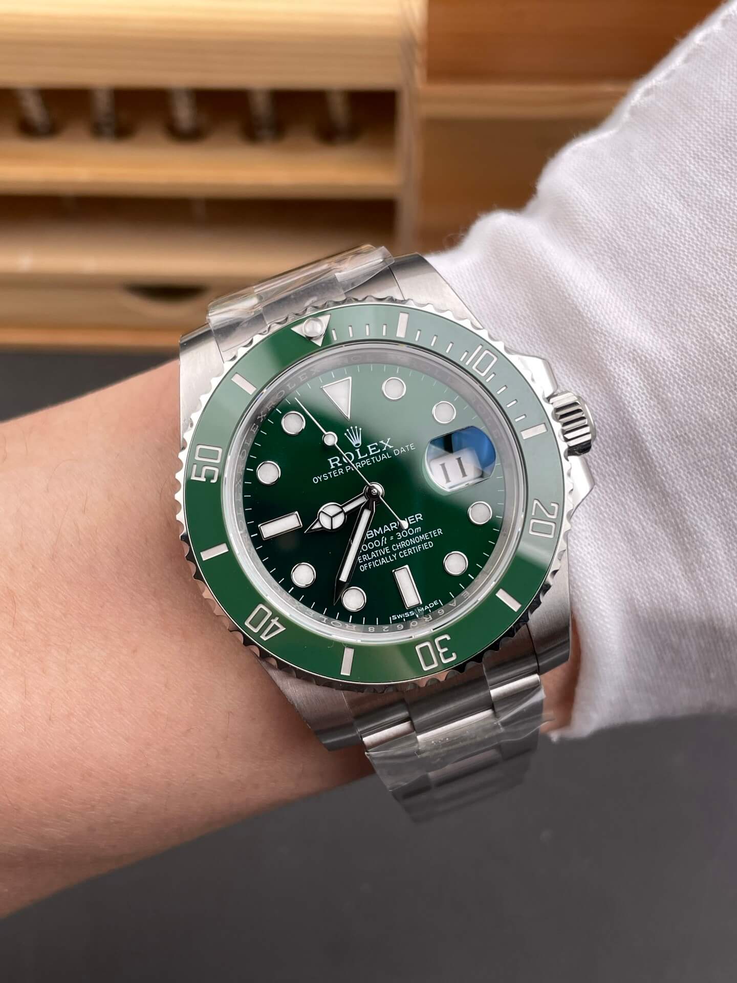 Rolex Replica Submariner Date High Quality Watch 116610LV-0002