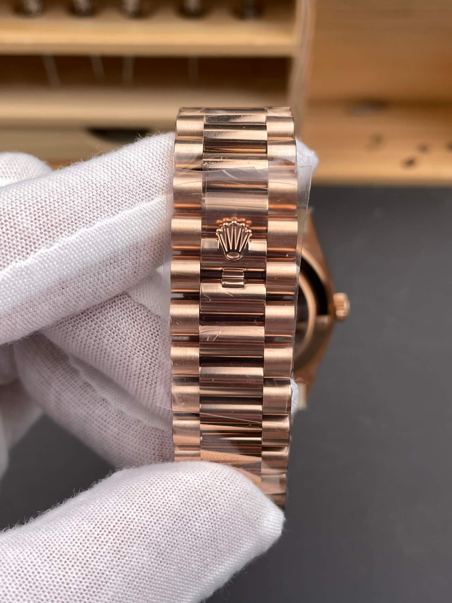Rolex Replica Day-Date Super Clone Watch Gain Weight Version 228235-0002