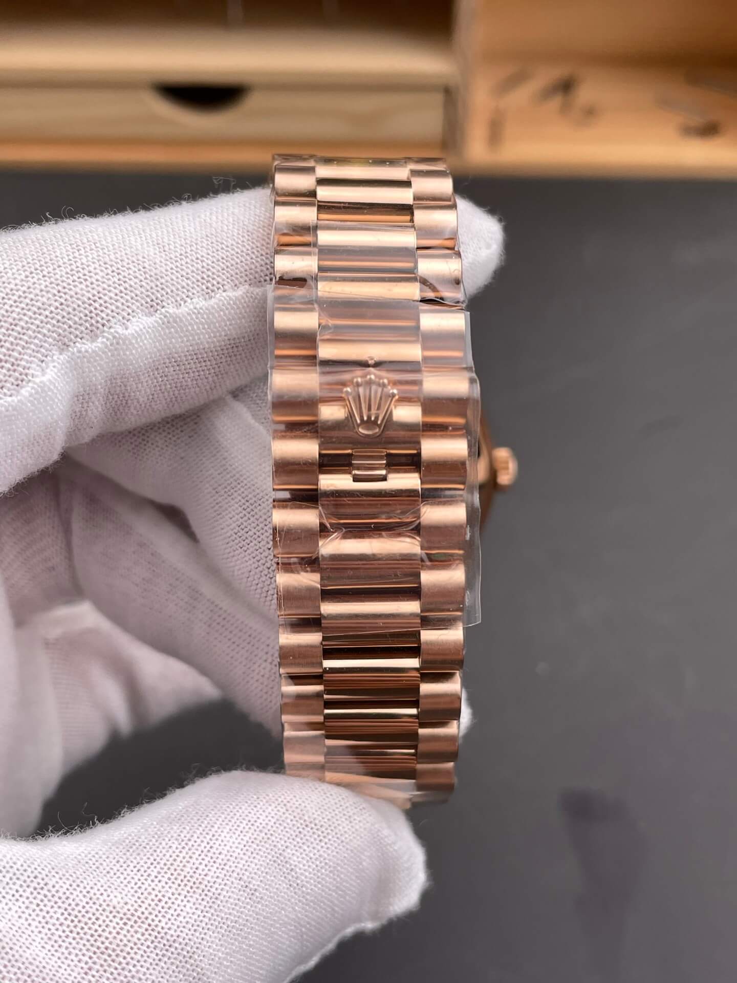 Rolex Replica Day-Date Super Clone Watch Gain Weight Version 228235-0003