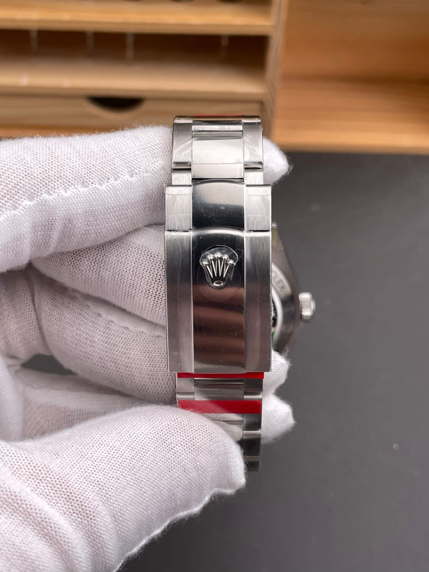 Rolex Replica Oyster Perpetual Milgauss Super Clone Watch 116400GV-0002