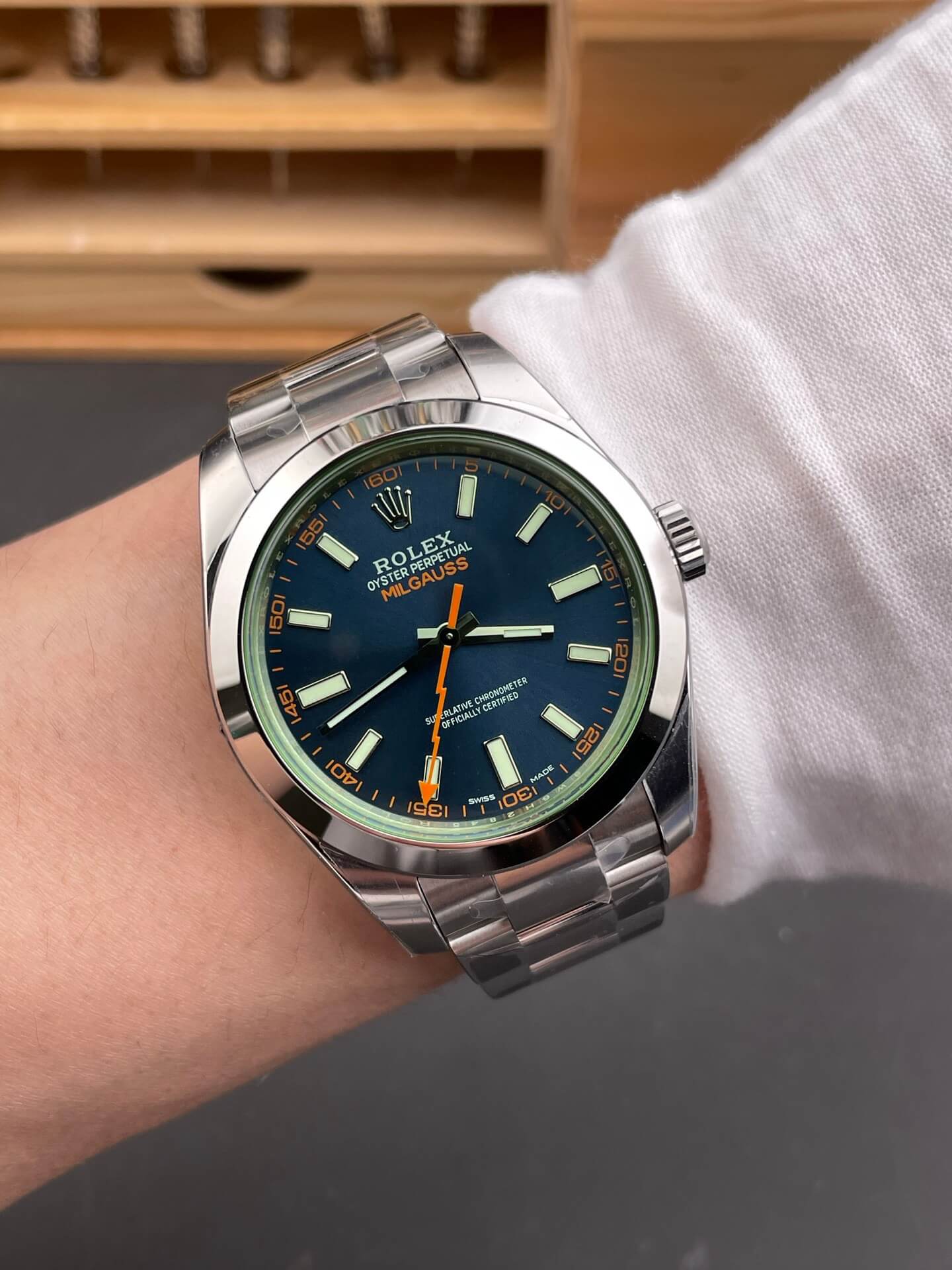 Rolex Replica Oyster Perpetual Milgauss Super Clone Watch 116400GV-0002