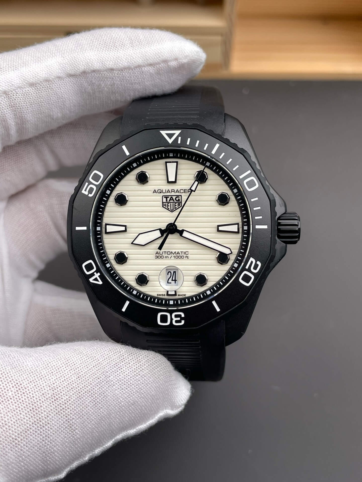 TAG Heuer Aquaracer Professional 300 Date Watch WBP201D.FT6197 TAG Heuer Aquaracer Professional 300 Date Watch WBP201D.FT6197