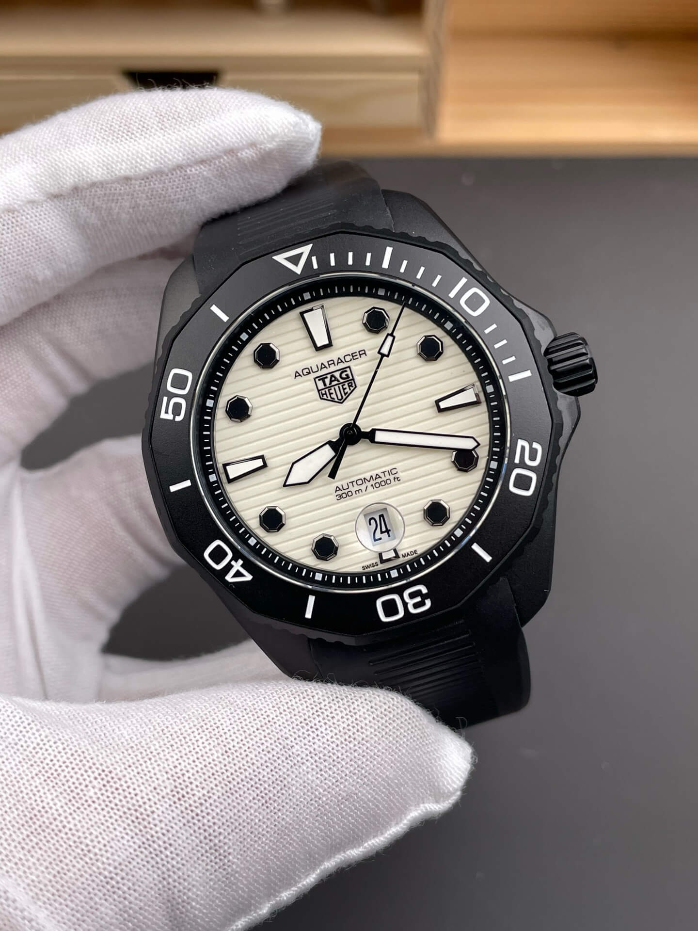 TAG Heuer Aquaracer Professional 300 Date Watch WBP201D.FT6197 TAG Heuer Aquaracer Professional 300 Date Watch WBP201D.FT6197