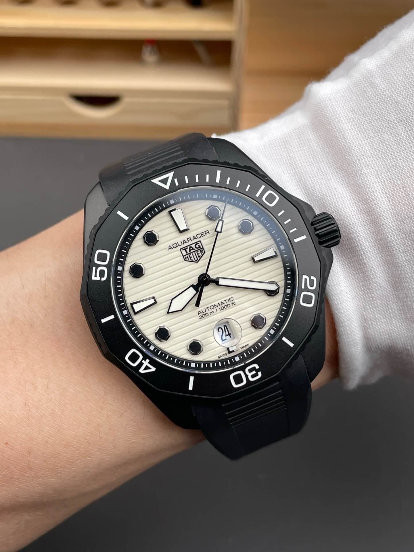TAG Heuer Aquaracer Professional 300 Date Watch WBP201D.FT6197 TAG Heuer Aquaracer Professional 300 Date Watch WBP201D.FT6197
