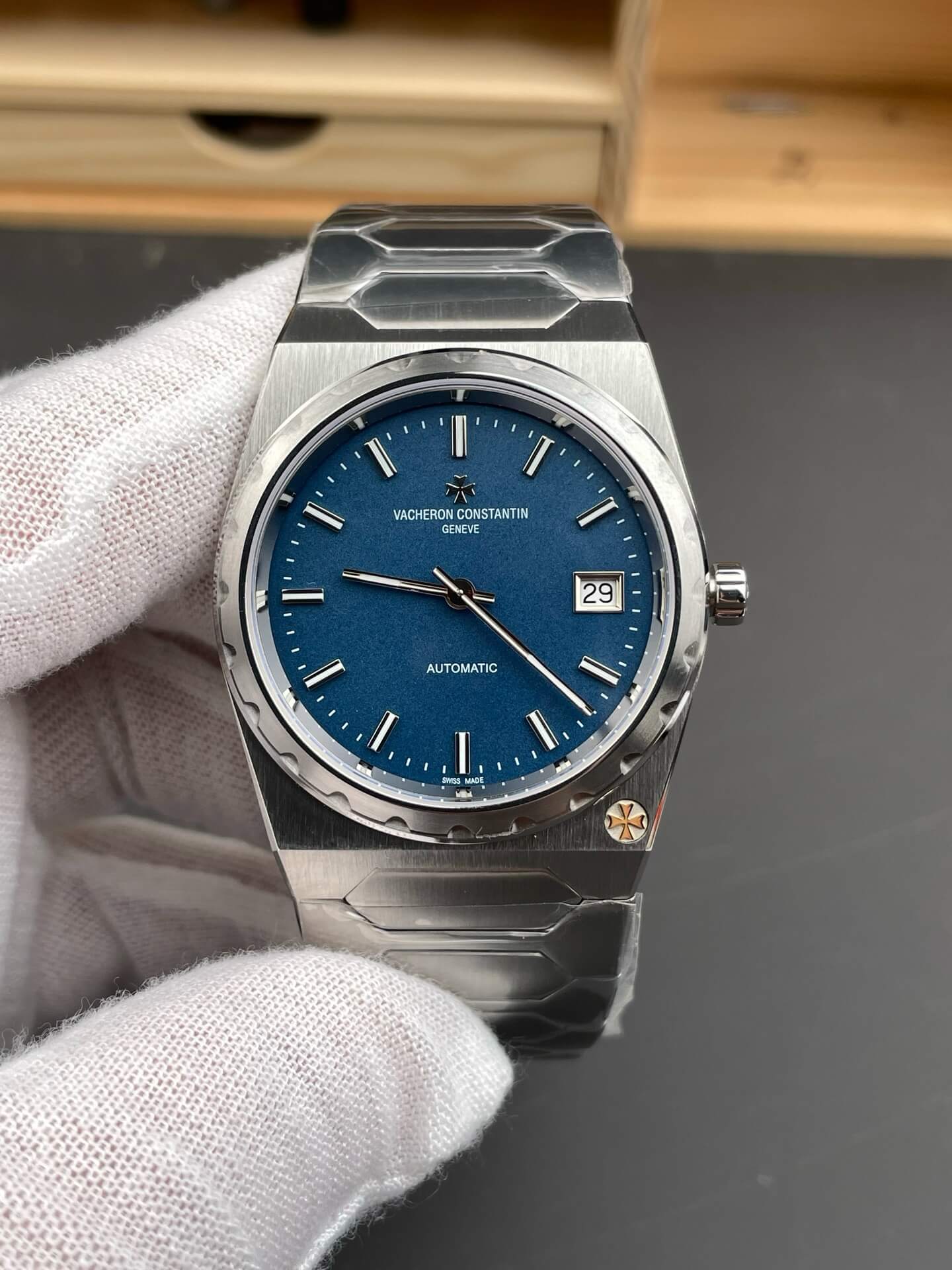Vacheron Constantin Replica Historiques 222 Super Clone Watch 4200H/222A-B934 Vacheron Constantin Replica Historiques 222 Super Clone Watch 4200H/222A-B934