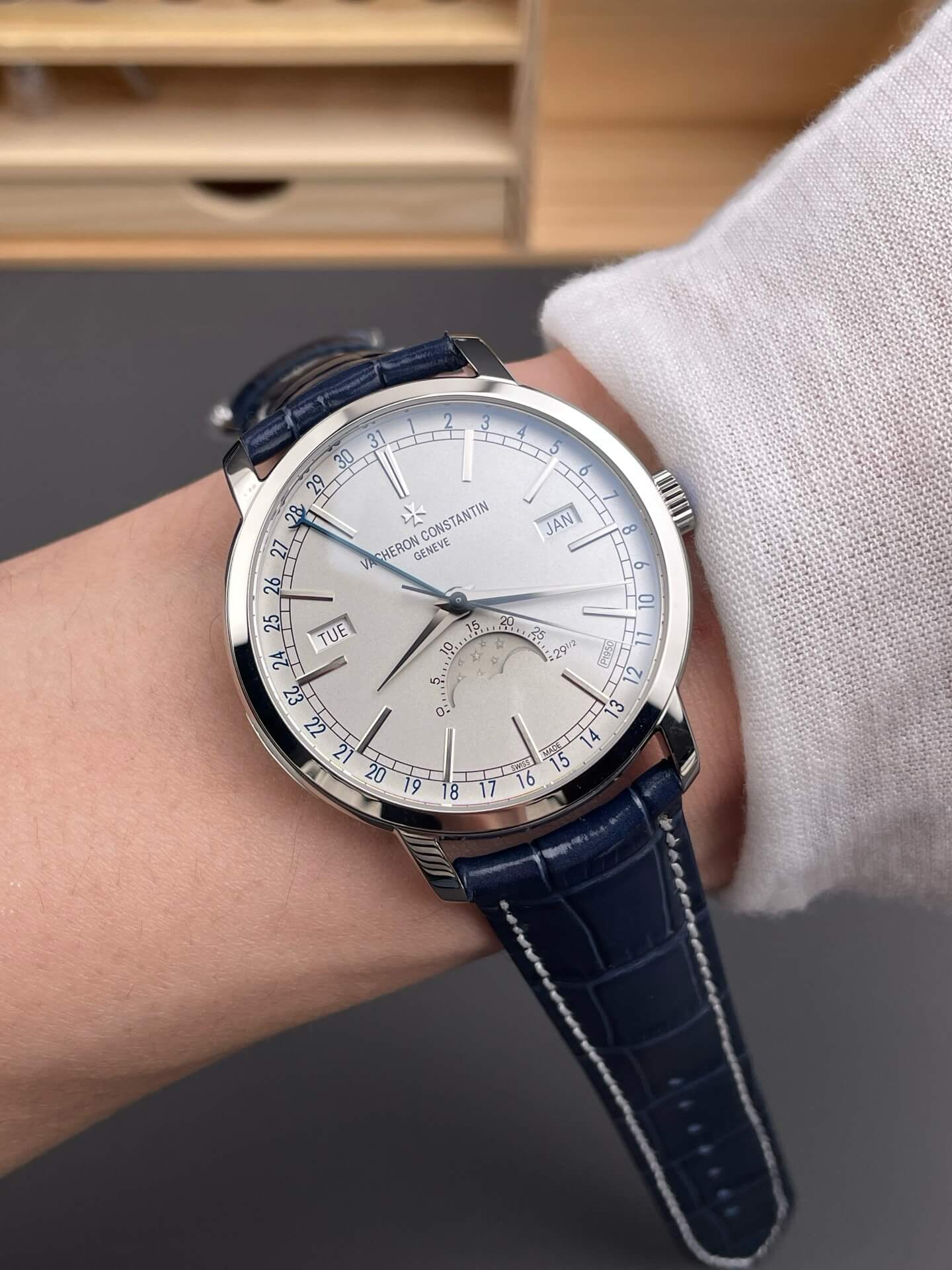 Vacheron Constantin Replica Traditionnelle Super Clone Watch 4010T/000P-B345 Vacheron Constantin Replica Traditionnelle Super Clone Watch 4010T/000P-B345