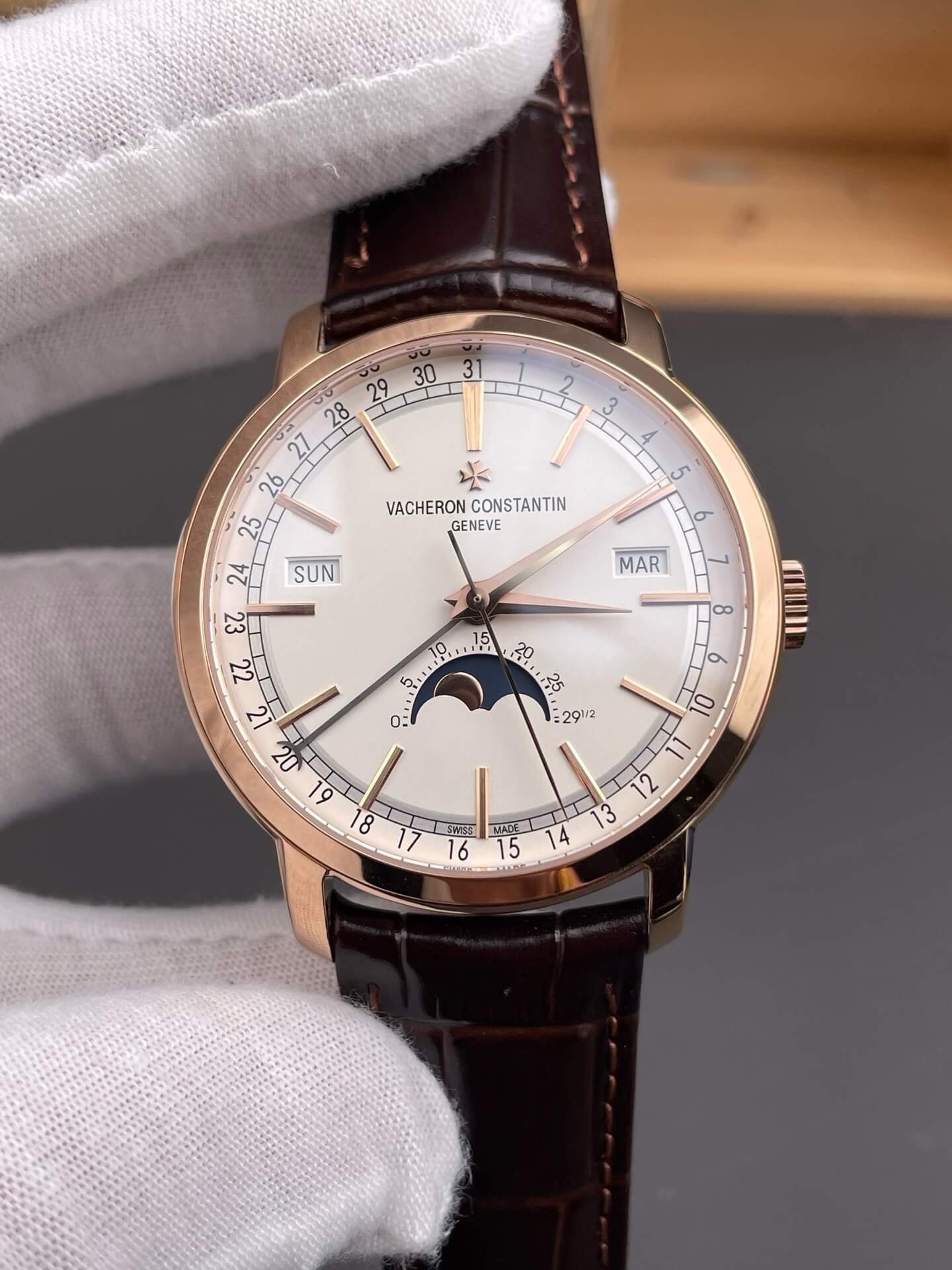 Vacheron Constantin Replica Traditionnelle Super Clone Watch 4010T/000R-B344 Vacheron Constantin Replica Traditionnelle Super Clone Watch 4010T/000R-B344