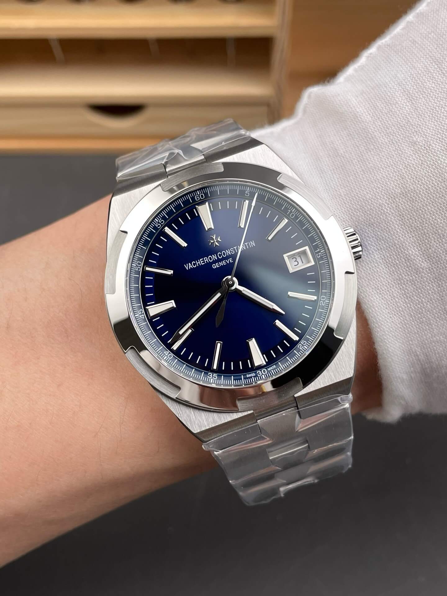 Vacheron Constantin Replica Overseas Super Clone Watch 4500V/210A-B128