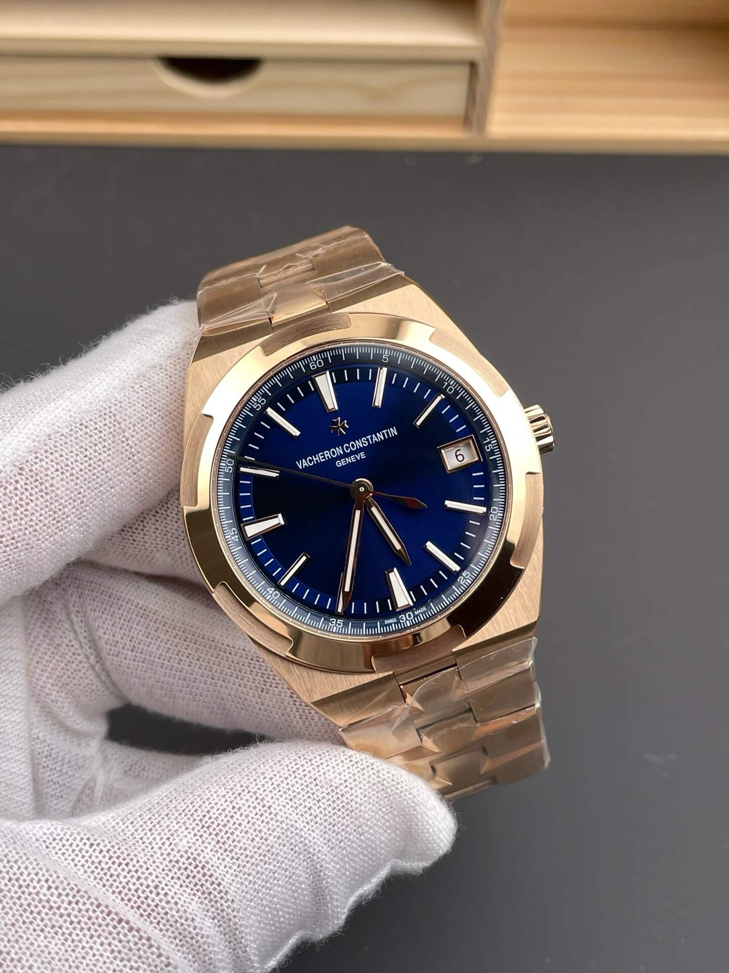 Vacheron Constantin Replica Overseas Super Clone Watch 4500V/210R-B705