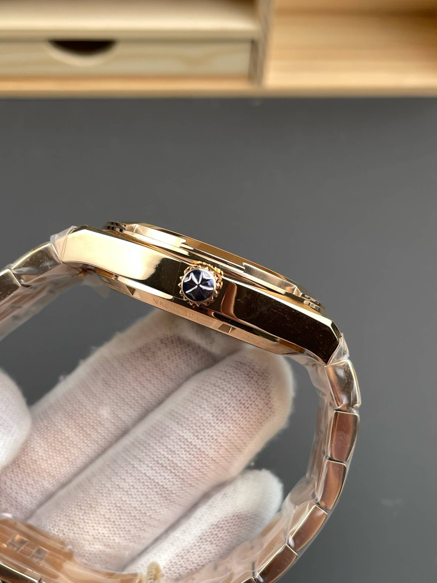 Vacheron Constantin Replica Overseas Super Clone Watch 4500V/210R-B705