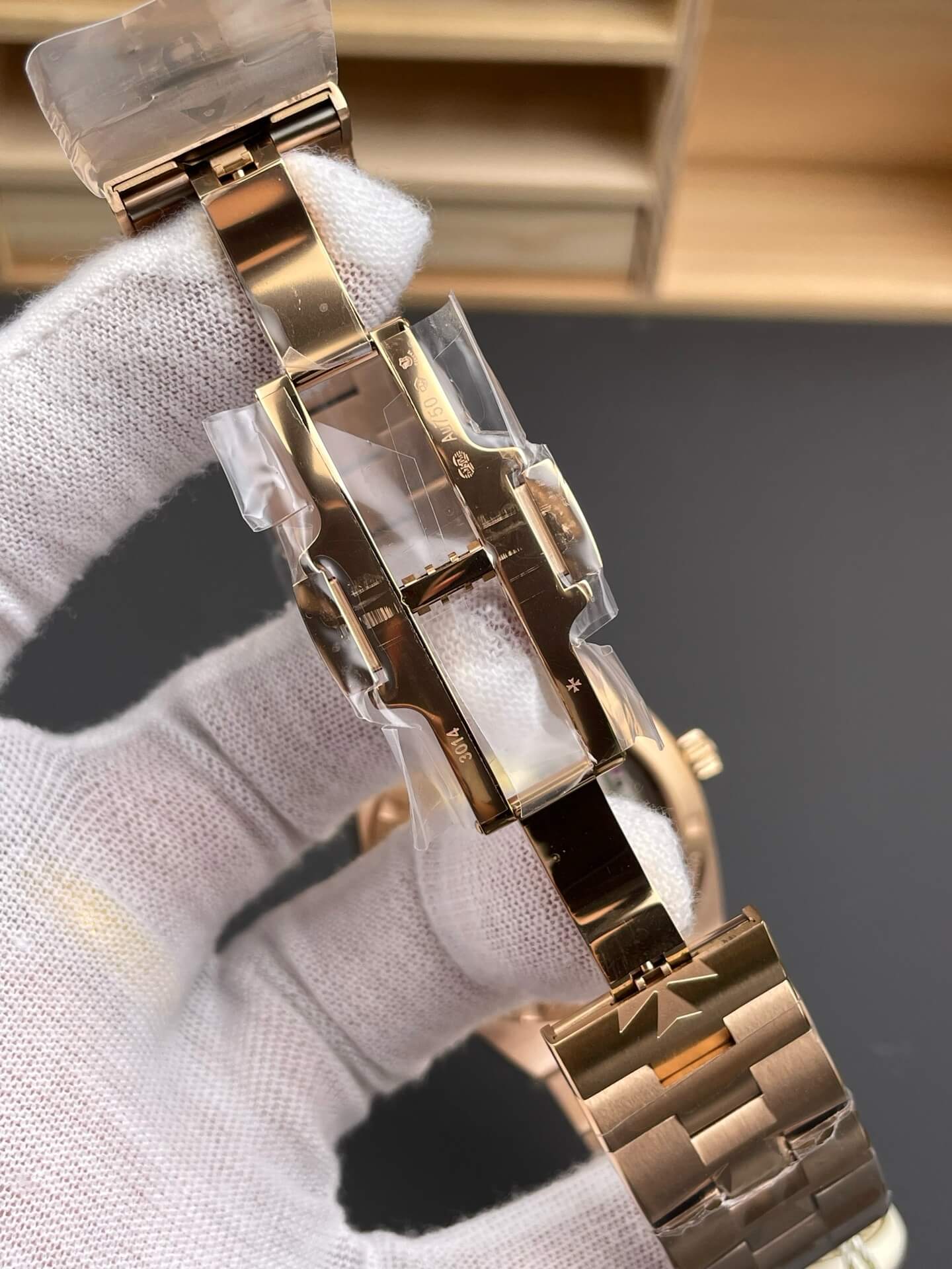 Vacheron Constantin Replica Overseas Super Clone Watch 4500V/210R-B705