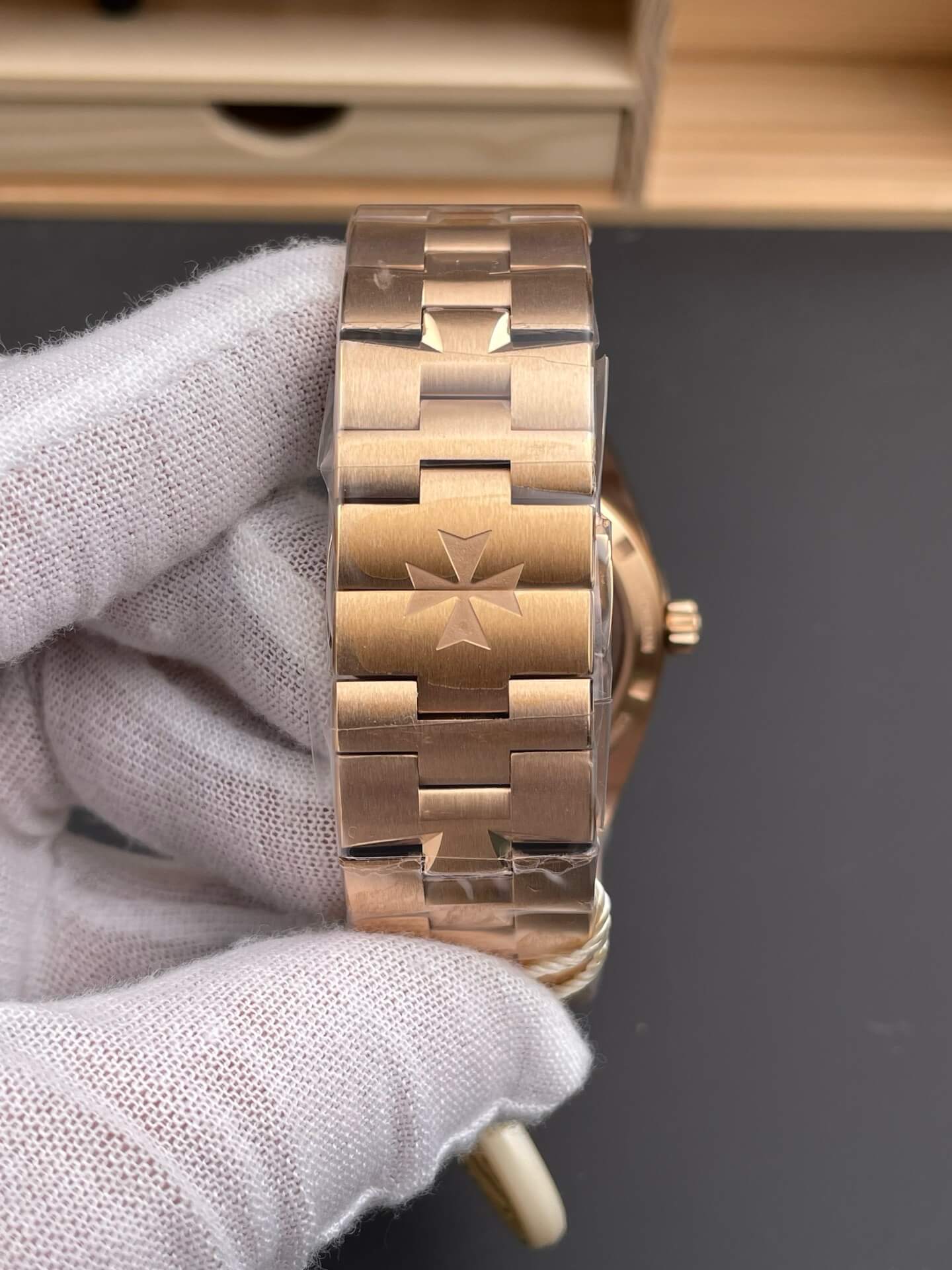 Vacheron Constantin Replica Overseas Super Clone Watch 4500V/210R-B705