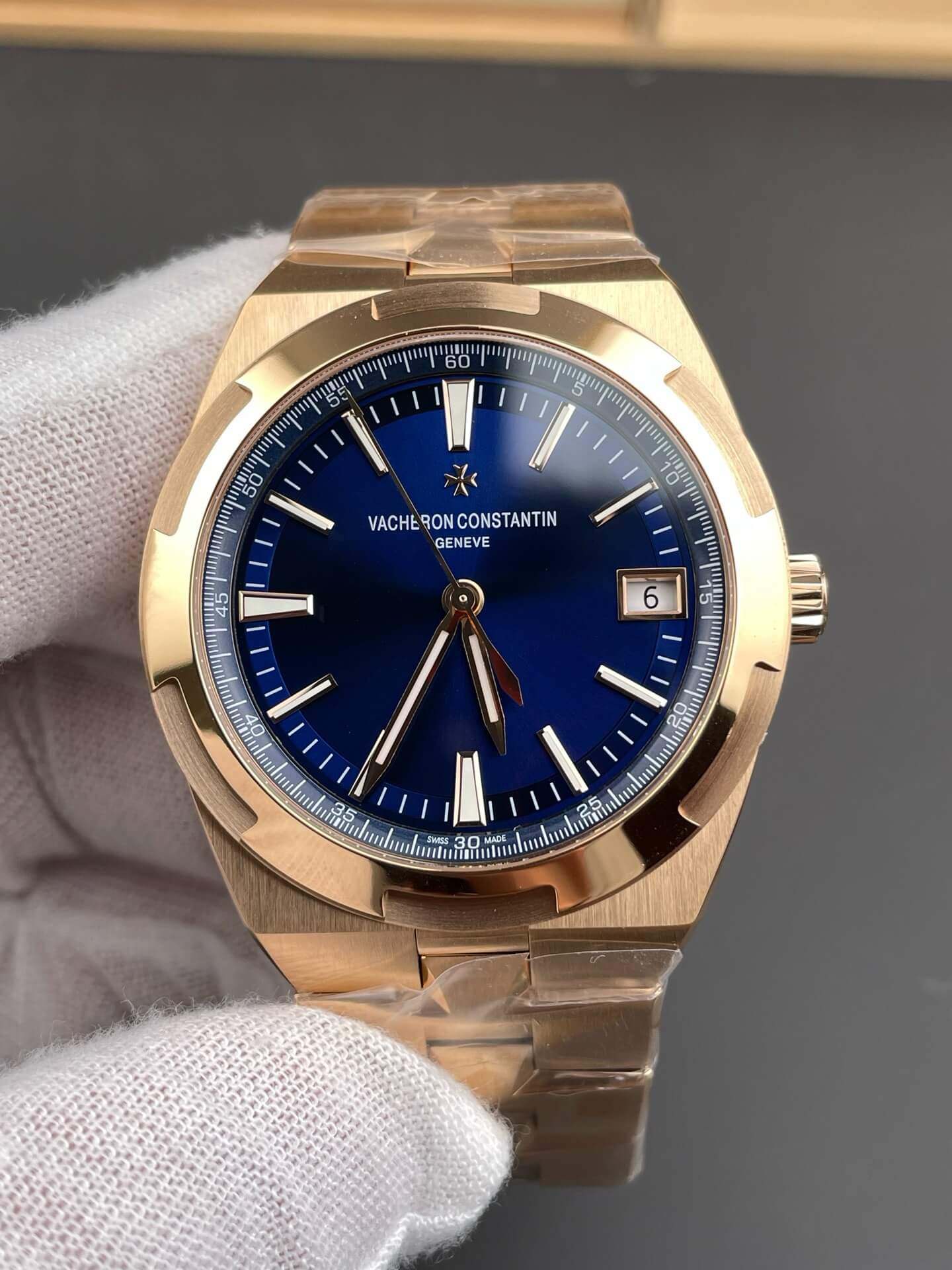 Vacheron Constantin Replica Overseas Super Clone Watch 4520V/210R-B705 Vacheron Constantin Replica Overseas Super Clone Watch 4520V/210R-B705