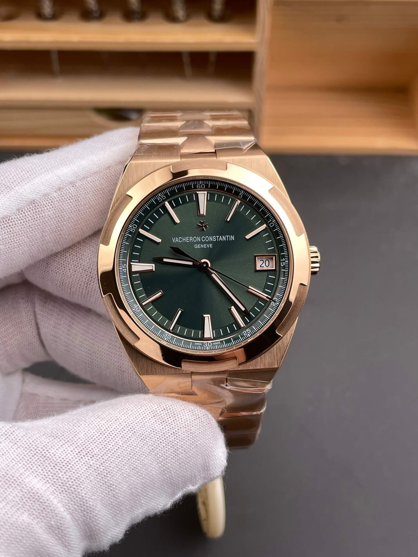 Vacheron Constantin Replica Overseas Super Clone Watch 4520V/210R-B967