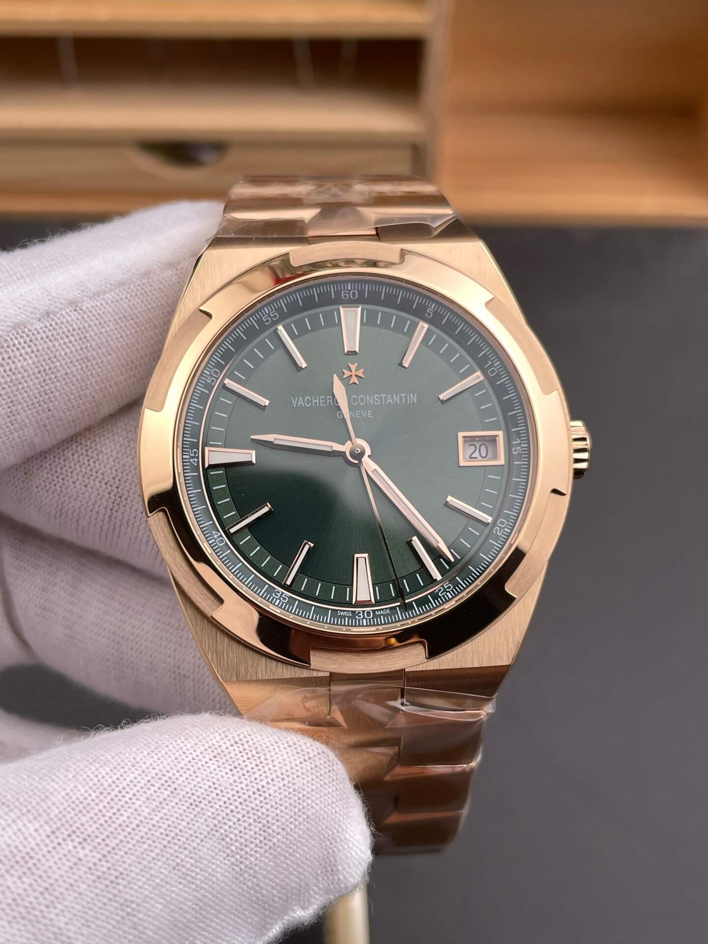 Vacheron Constantin Replica Overseas Super Clone Watch 4520V/210R-B967