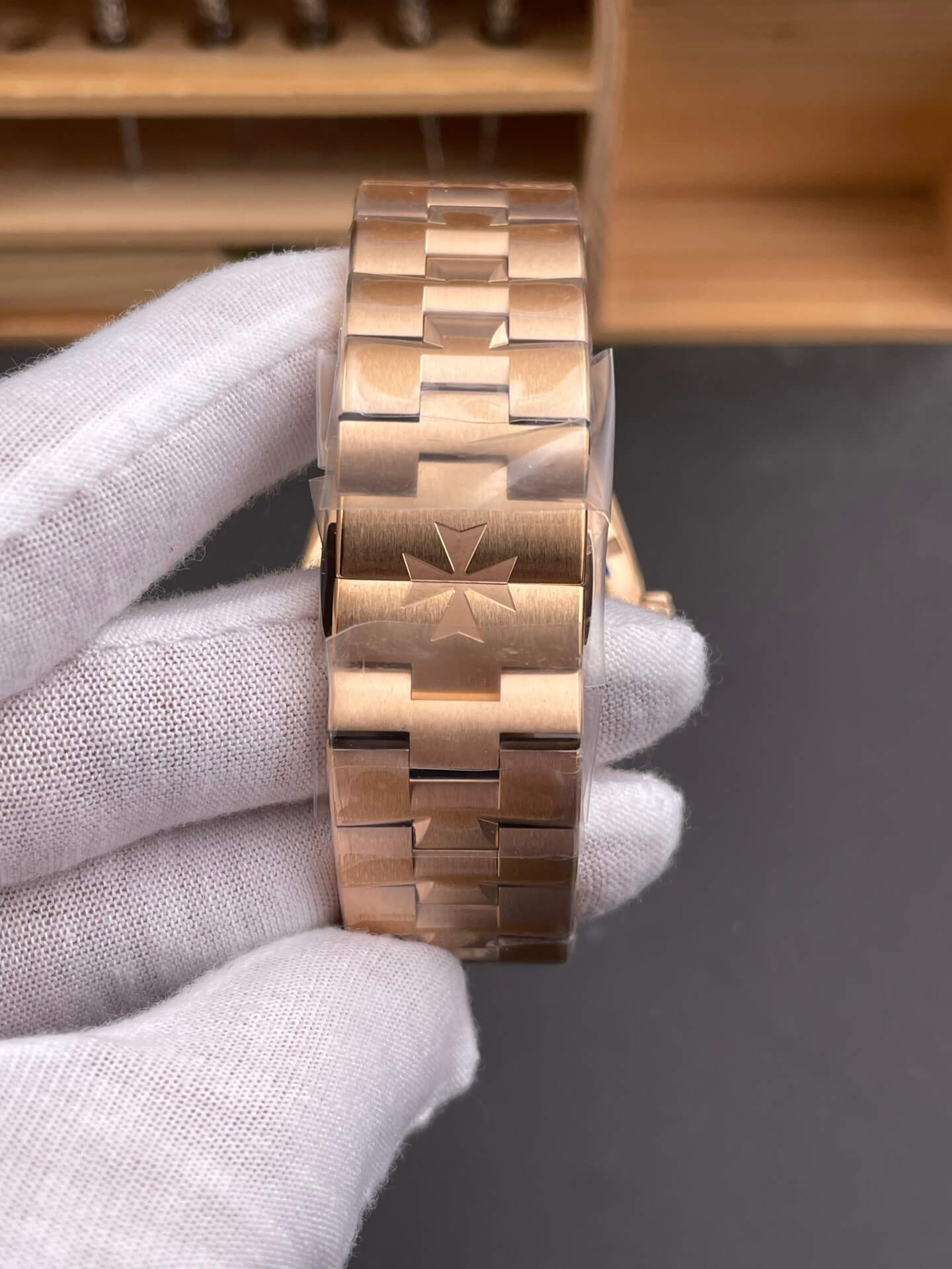 Vacheron Constantin Replica Overseas Super Clone Watch 4520V/210R-B967