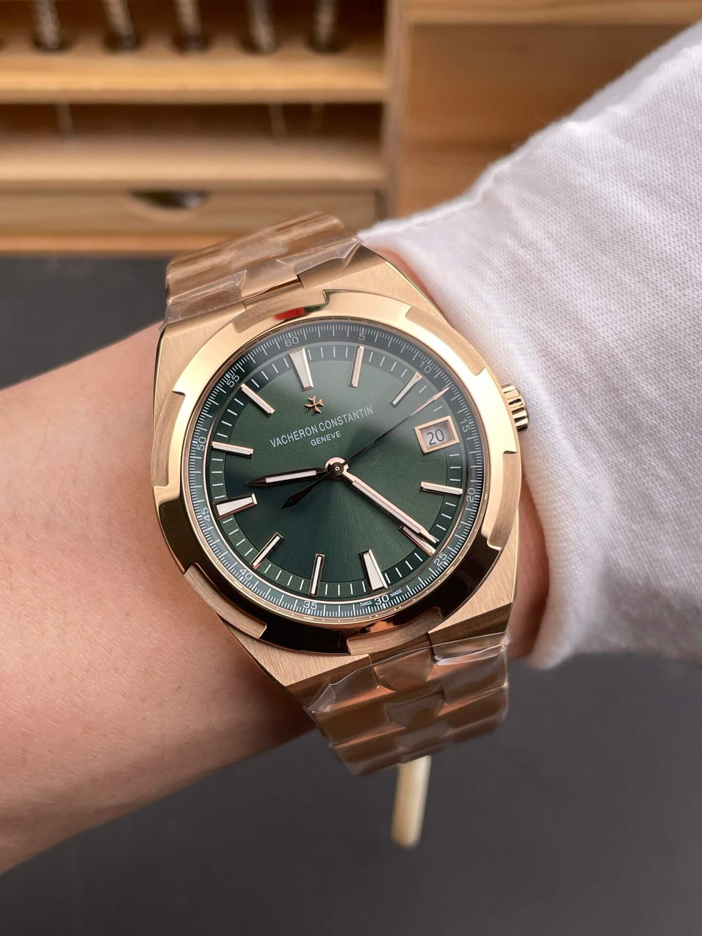 Vacheron Constantin Replica Overseas Super Clone Watch 4520V/210R-B967