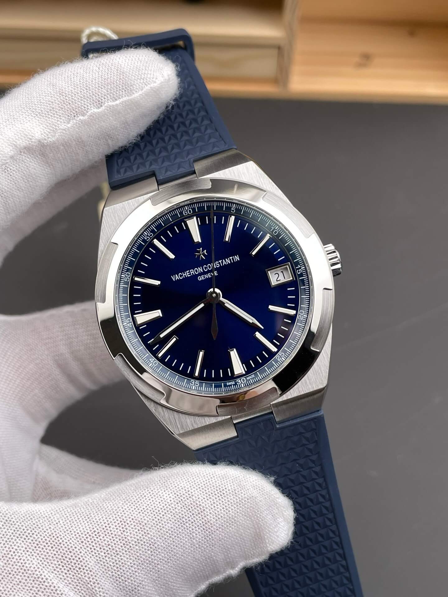 Vacheron Constantin Replica Overseas Super Clone Watch 47040/000A-9008 Vacheron Constantin Replica Overseas Super Clone Watch 47040/000A-9008