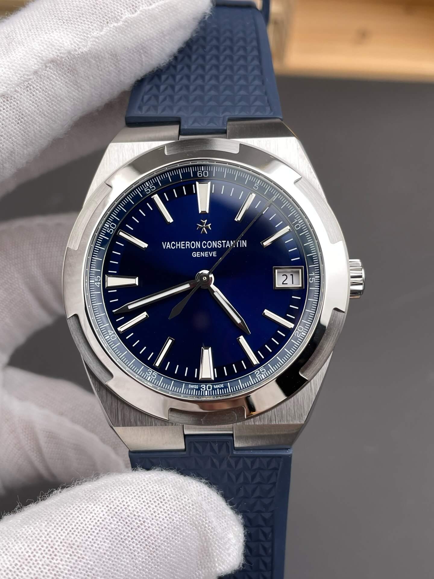 Vacheron Constantin Replica Overseas Super Clone Watch 47040/000A-9008 Vacheron Constantin Replica Overseas Super Clone Watch 47040/000A-9008